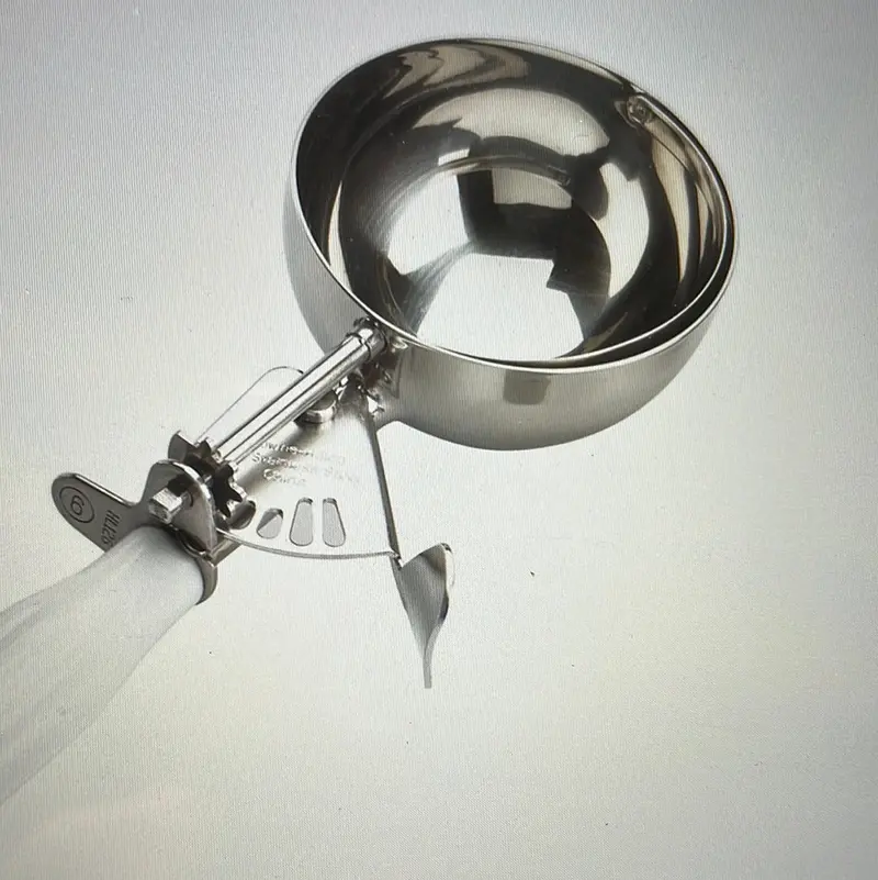 #16 Standard Scoop Disher For Consistent Portioning 1