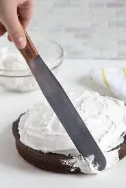 8-Inch Offset Icing Spatula For Smooth Cake Decorating 1