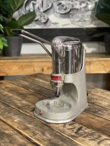 Arrarex Caravel Single-Group Lever Espresso Machine In Stainless Steel 1