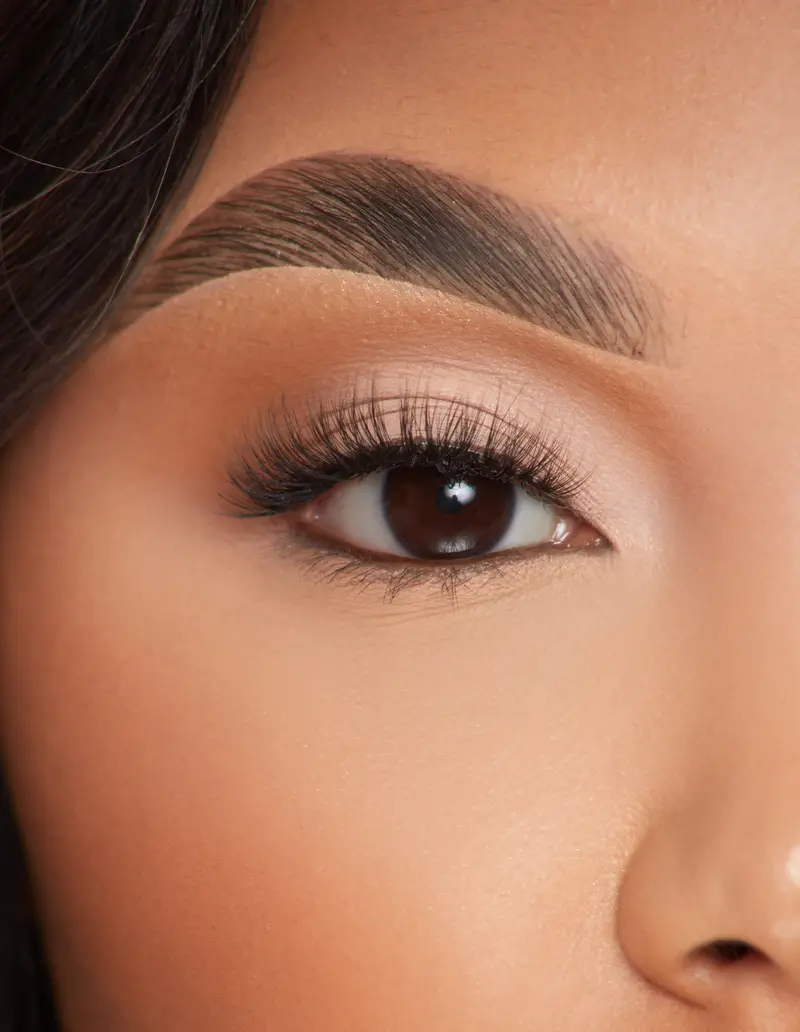Calm Charm False Eyelashes – Natural Wispy Look 1