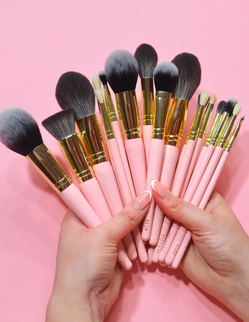 Complete 20-Piece Professional Makeup Brush Collection 1