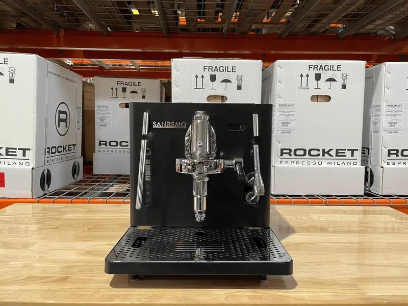 Cube R Onyx Black Espresso Grinder – Open-Box Version 1