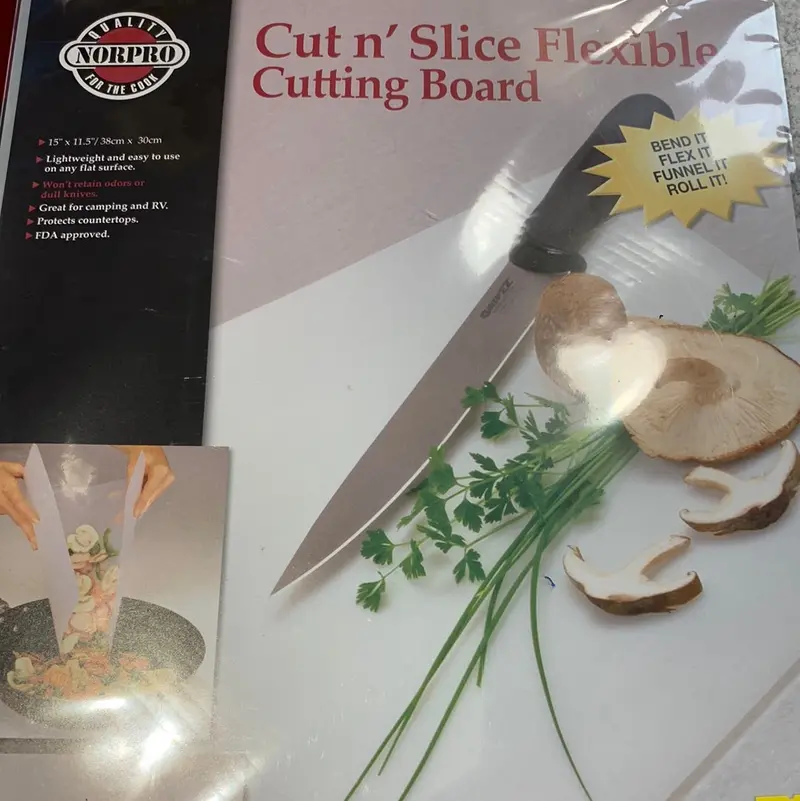 Cut & Slice Flexible, Dishwasher-Safe Cutting Boards 1