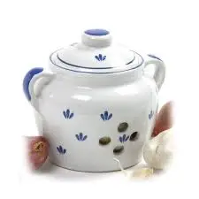 Decorative Ceramic Garlic Storage Keeper With Ventilation 1