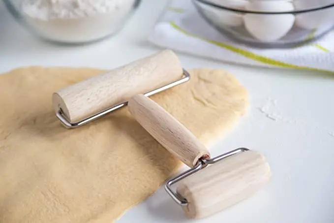 Double-Sided Dough Roller With Non-Stick Textured Surfaces 1