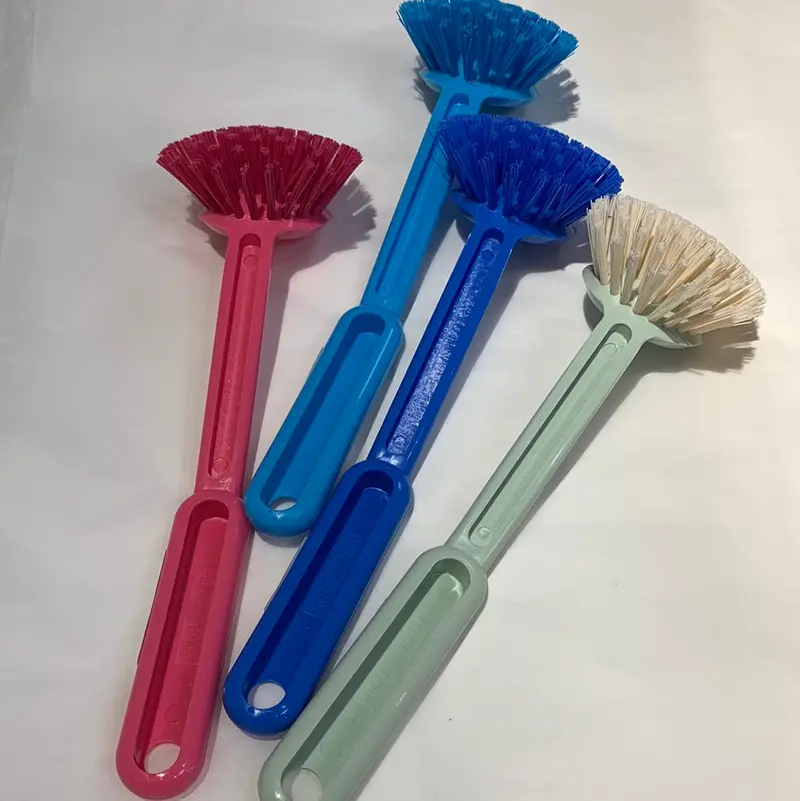 Ergonomic Round Dishwashing Brush 1