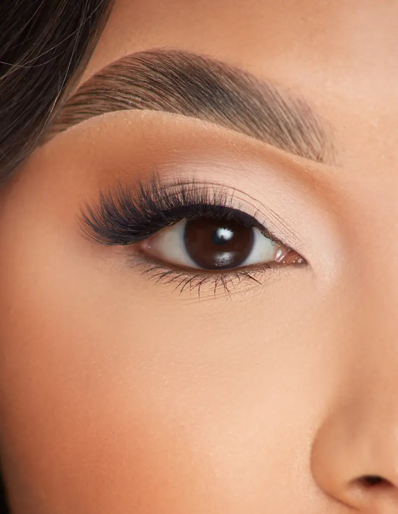 First Sight Cat Eye Lashes – Winged Lift & Flick Effect 1
