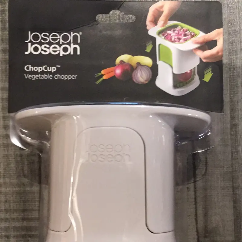 Joseph Joseph Chop Cup – Collapsible Silicone Mixing & Chopping Bowl 1