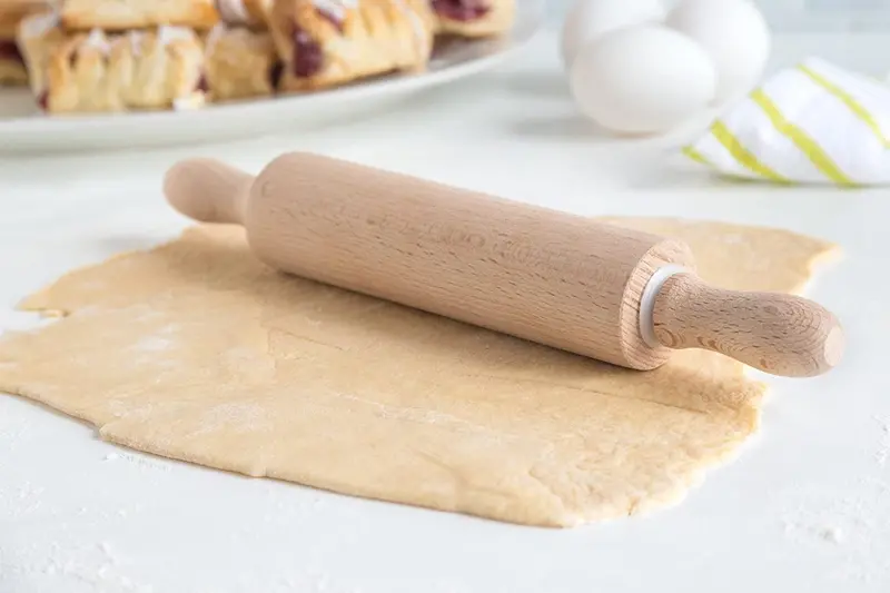 Junior-Sized Wooden Rolling Pin For Kids And Small Tasks 1
