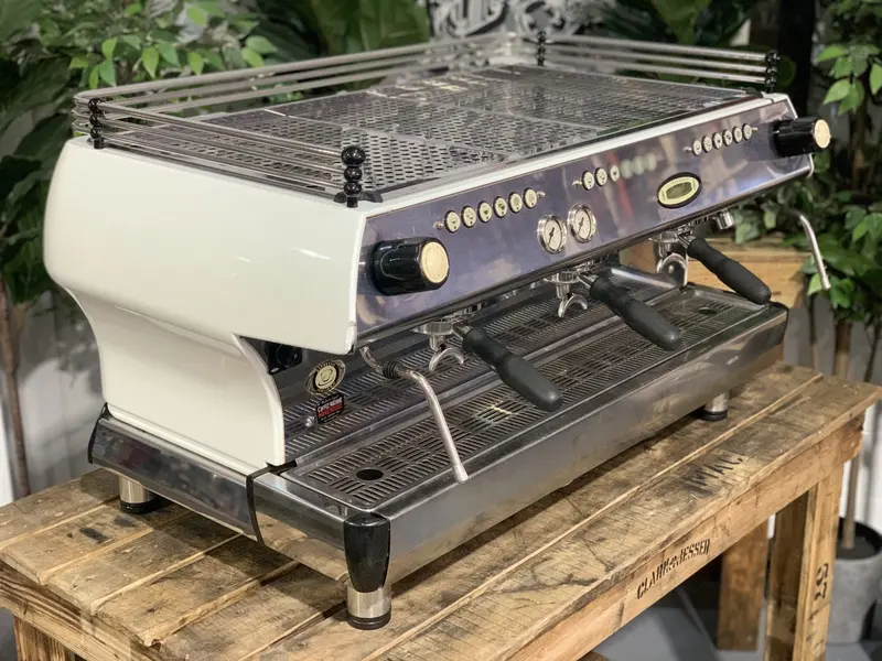 La Marzocco Fb80 3-Group Espresso Machine – Sleek White Design (Pre-Owned) 1