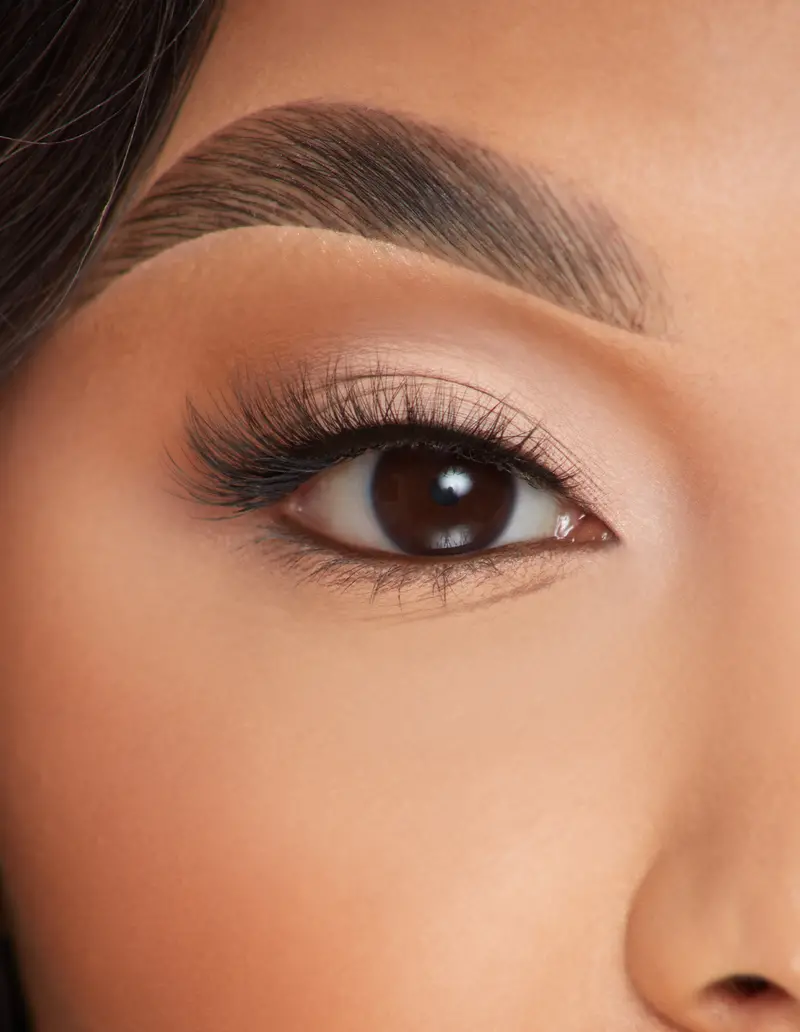 Lasting Lust Eyelashes – Dramatic Length & Curl 1