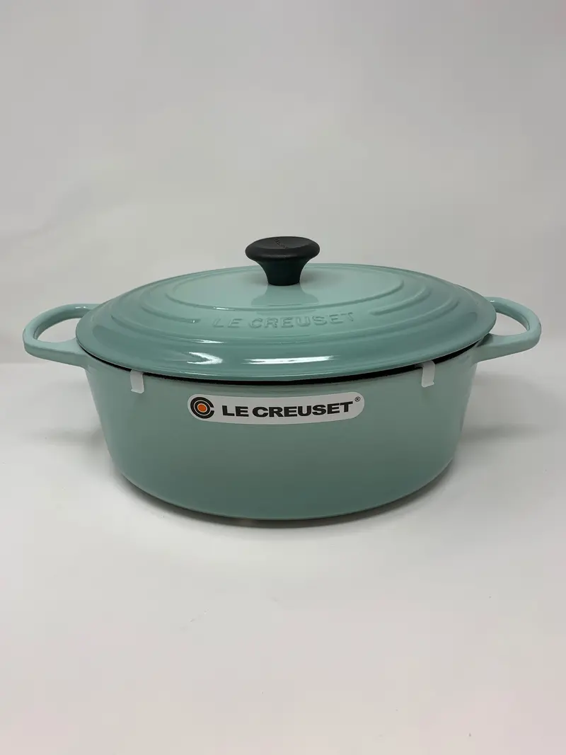 Le Creuset 6.3-Quart Oval Enameled Cast Iron Cocotte 1