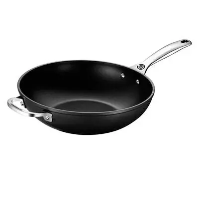 Le Creuset Toughened Nonstick Wok (12-Inch) 1