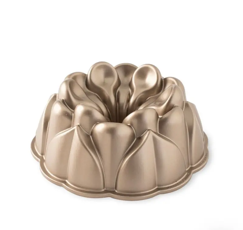 Magnolia-Design Bundt Cake Pan 1