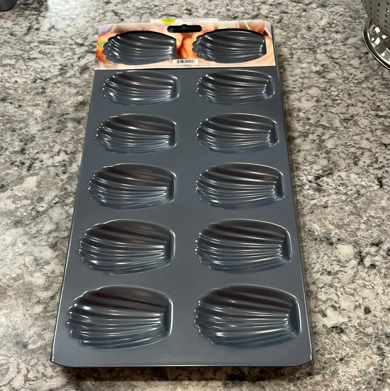 Nonstick Madeleine Pan – 12-Cavity Mold For Perfect Shell Cakes 1