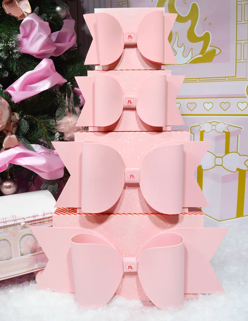 Pink Bow Embellished Gift Box For Thoughtful Gifting 1