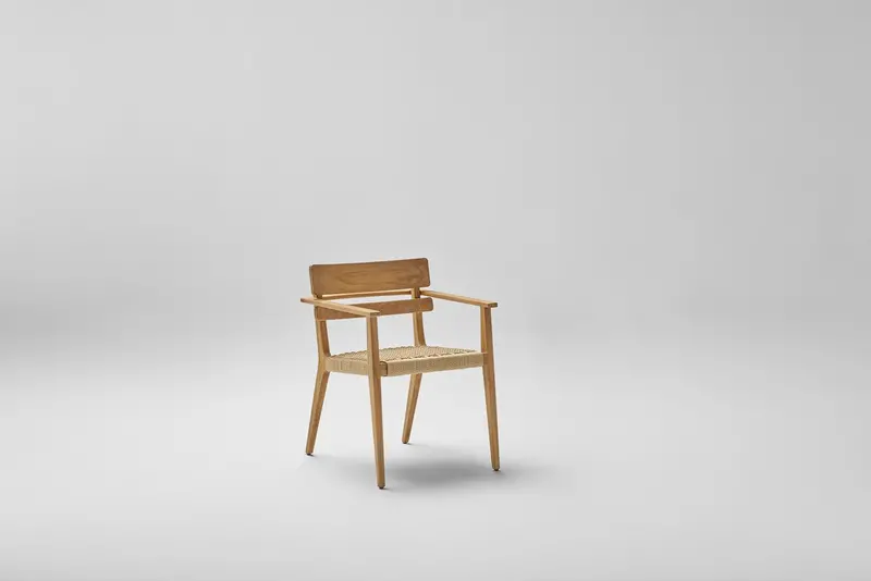 Point Parallel Armchair – Ergonomic Design 1