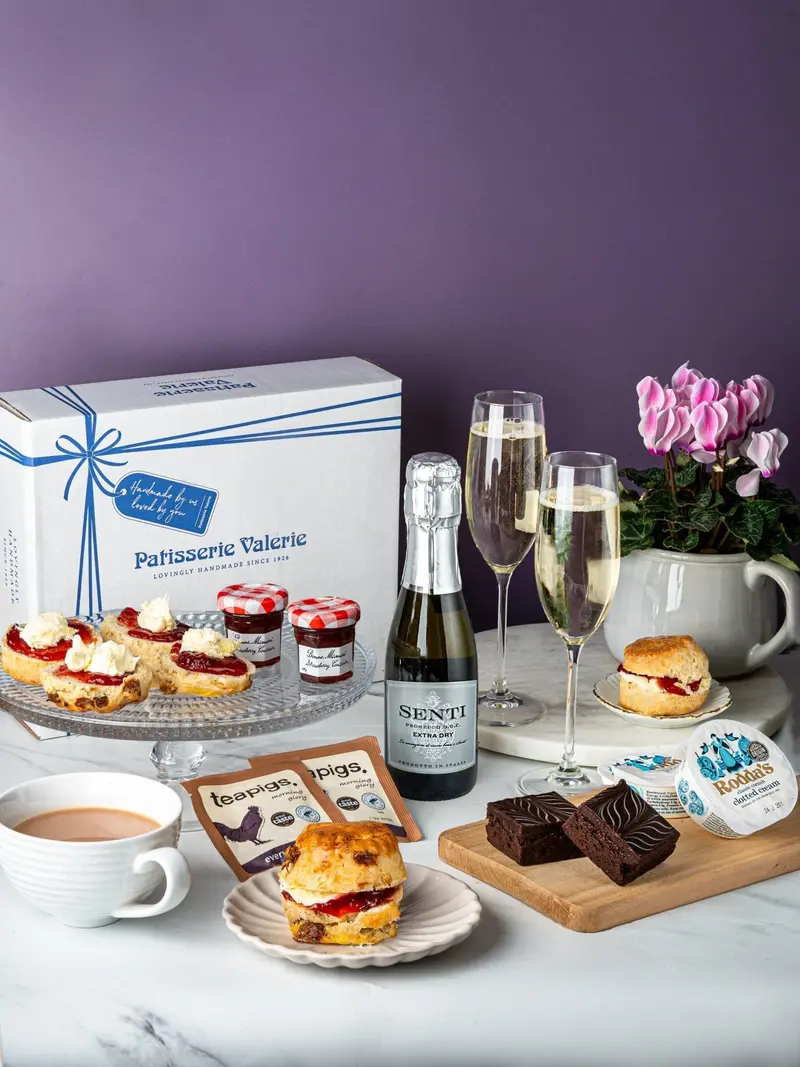 Prosecco-Infused Cream Tea Gift Set 1