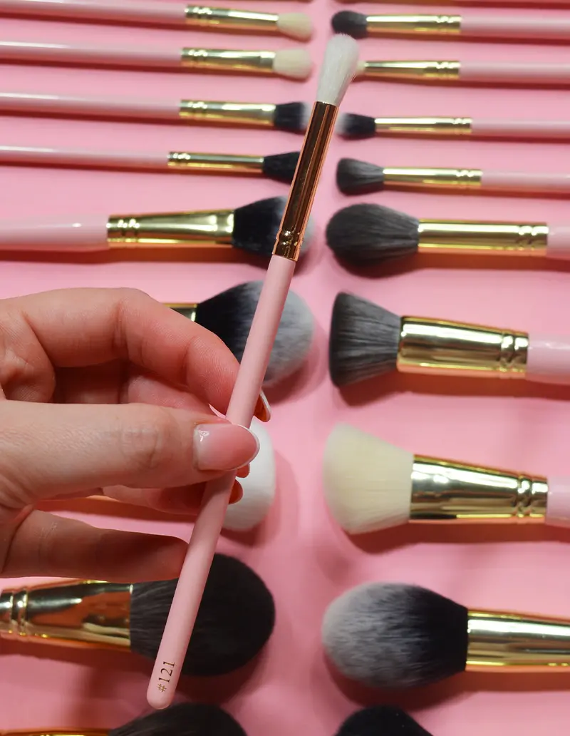 Soft Dome Blending Brush For Effortless Diffusion 1