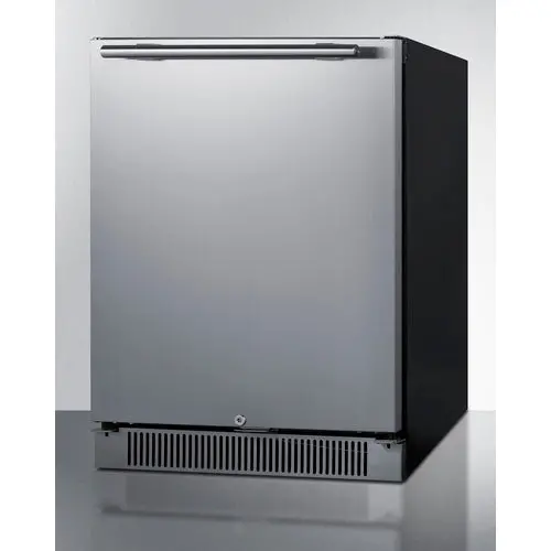 Summit 24" Outdoor Refrigerator – Standard Locking Door 1