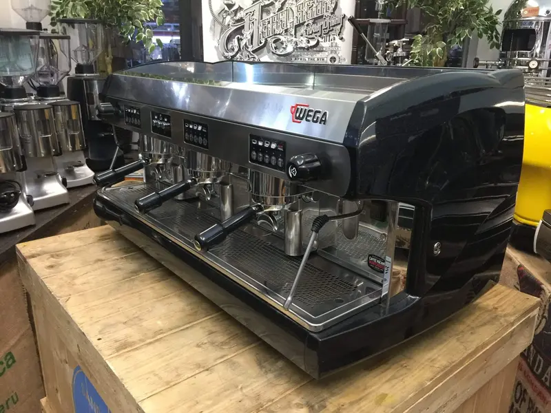 Wega Polaris Triple-Group Low-Cup Espresso Machine – Metallic Black (Refurbished) 1